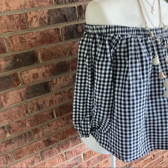 ✨5/$15 { CAUTION TO THE WIND } Black & White Checkered Off the Shoulder Top - Picture 2 of 7